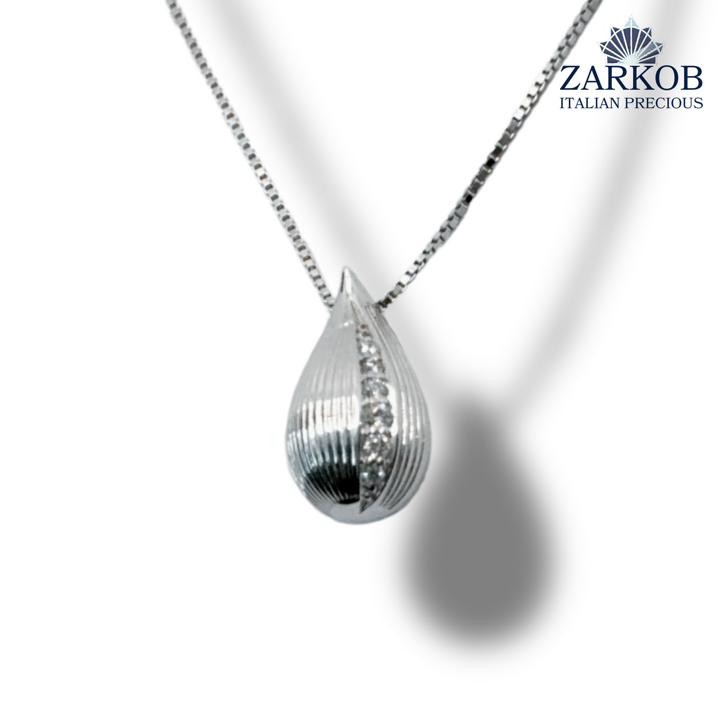 Collana Goccia Rigata Oro Bianco gr 2,70 e Diamanti Bianchi Naturali 0,05 ct.