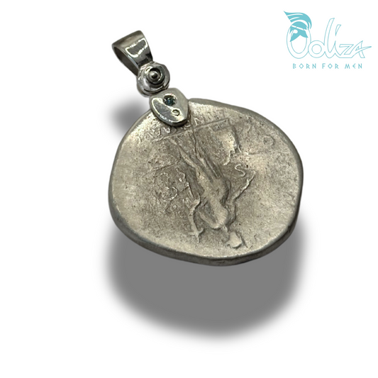 Pendente e Diamanti Neri con Medaglia Δ