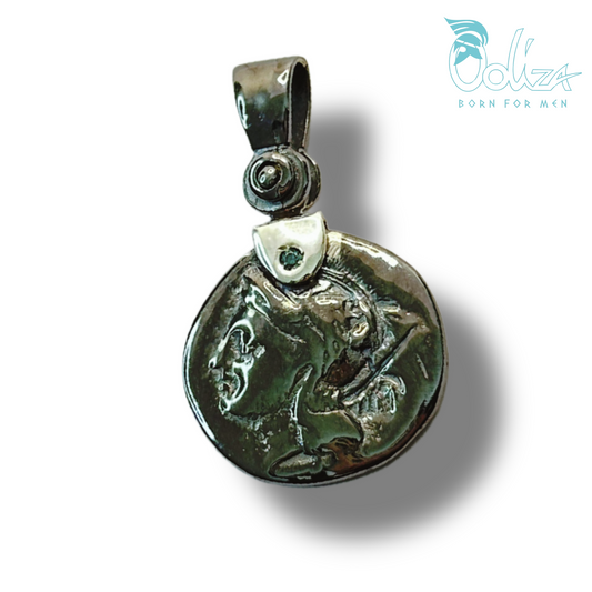 Pendente e Diamanti Neri con Medaglia π