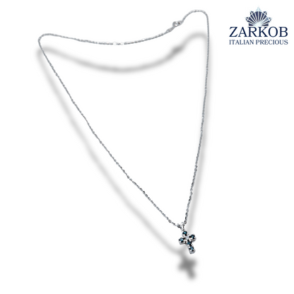 Collana Croce Oro Bianco gr. 3,6 e Diamanti Blu 0,22 ct. e Diamanti Bianchi 0,05 ct.